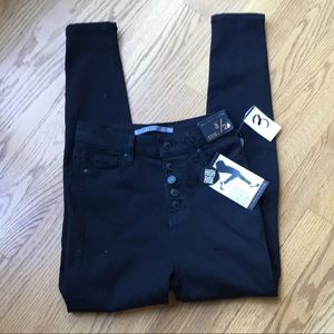 HIGH RISE SKINNY BUTTON FLY JEAN